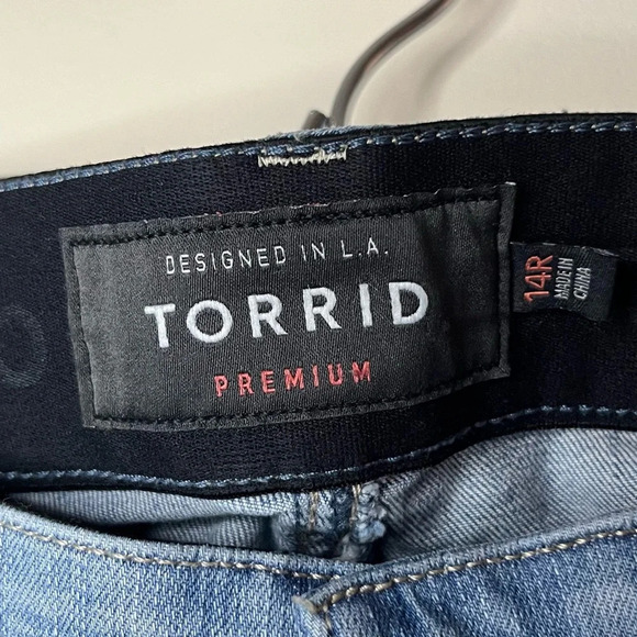 TORRID Premium Bombshell Skinny Distressed Stretch Jeans - Picture 7 of 12